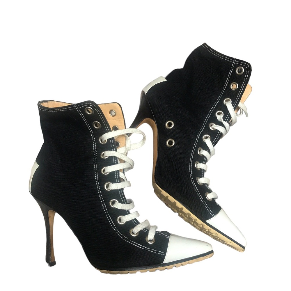 MANOLO BLAHNIK BOOTS AUTHENTIC Y2K